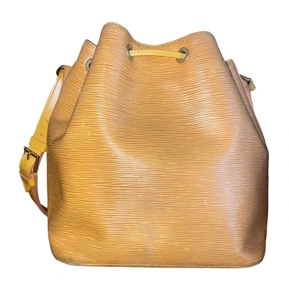 Authentic Louis Vuitton Noe Yellow Epi Leather bag 🥳 - Picture 2 of 12